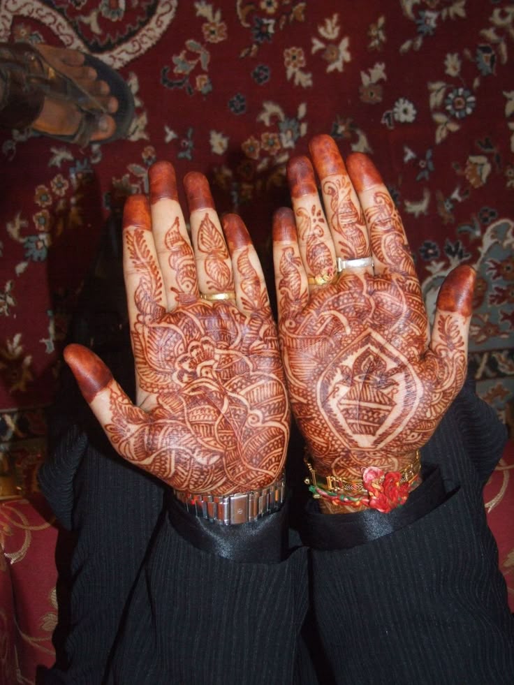 Gents Mehndi and Tattoos
